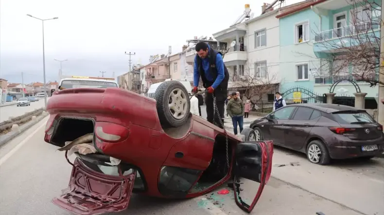 Karaman’da Otomobil Devrildi: Sürücü Yaralı