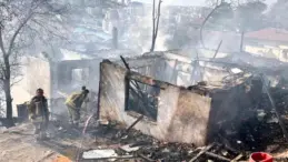 Mamak’ta Gecekondulara Sıçrayan Yangın Söndürüldü