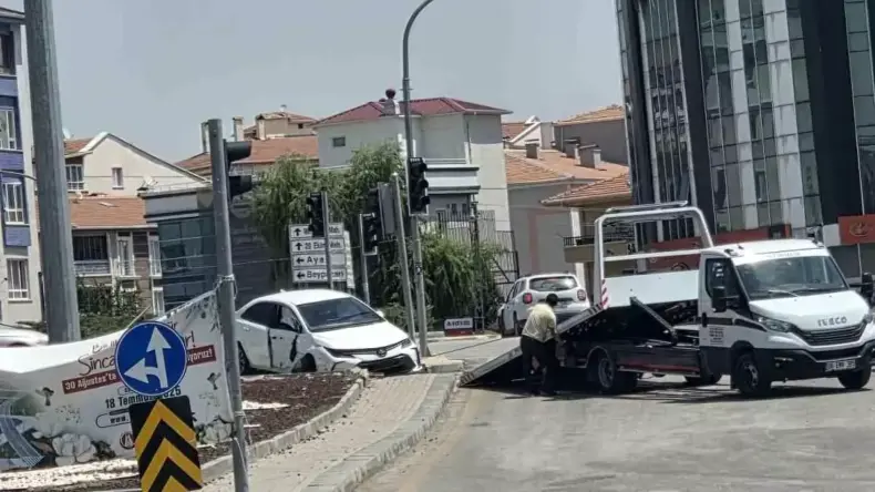 Ankara’da Trafik Kazası: 3 Yaralı