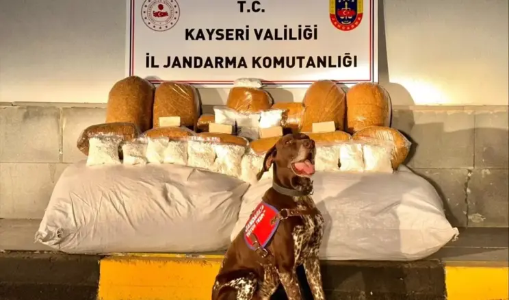 Kayseri’de Otobüste 450 Kilogram Kaçak Tütün Yakalandı