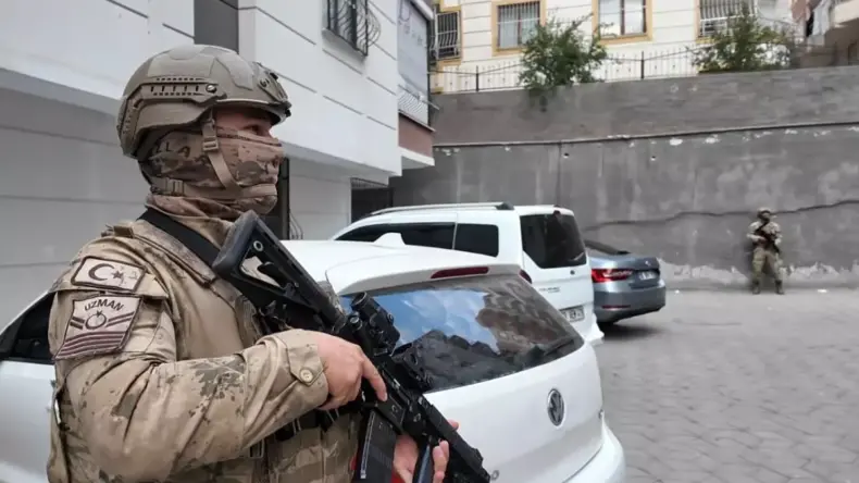 DEAŞ’a Operasyon: 8 Gözaltı