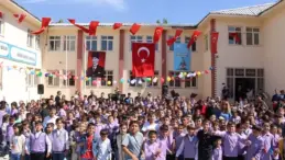 Çaldıran’da İlköğretim Haftası Töreni