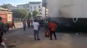 Elazığ’da Market Deposunda Yangın Söndürüldü