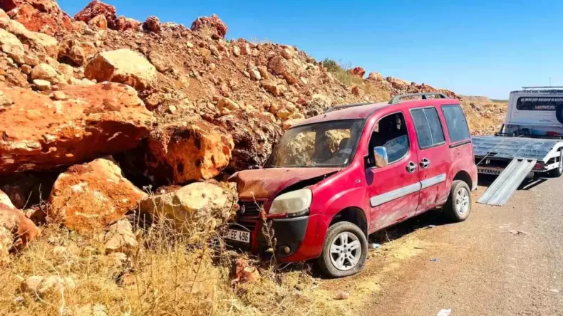 Besni’de Trafik Kazası: 3 Yaralı