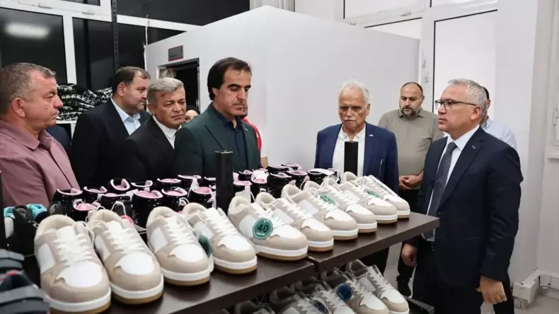Türk Kızılay’dan Ücretsiz Giyim Mağazası
