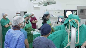 Malatya Eğitim ve Araştırma Hastanesi’nde 320 kişinin katıldığı canlı cerrahi kursu