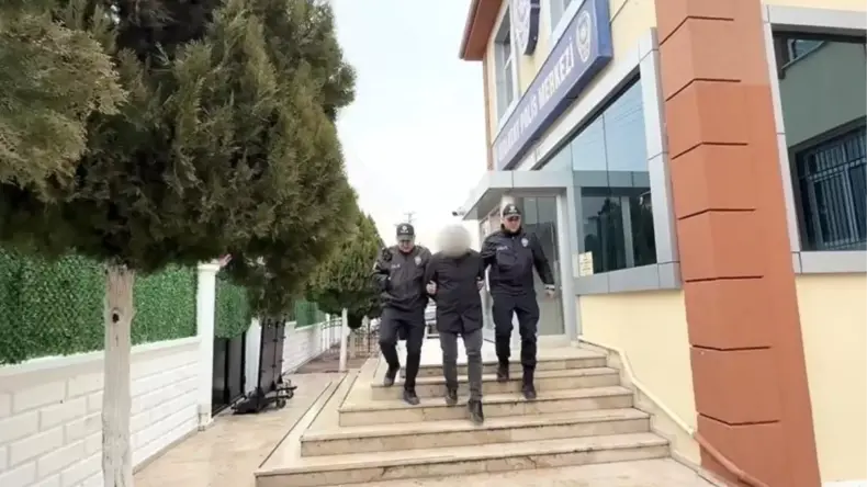 Alkol Kontrolünde Kaçmaya Çalışan Sürücü 2 Polisi Yaraladı