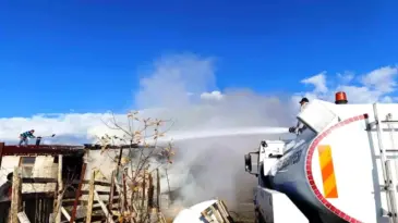 Kütahya’da Ahırda Çıkan Yangın Kısa Sürede Kontrol Altına Alındı