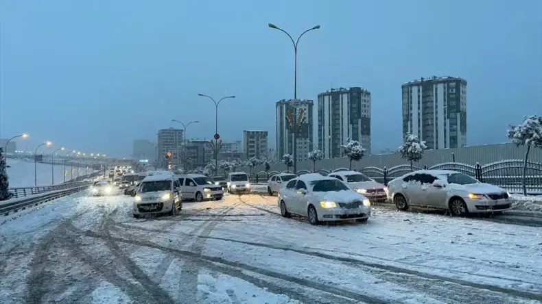 Kar Yağışı Şanlıurfa ve Malatya’da Hayatı Olumsuz Etkiledi