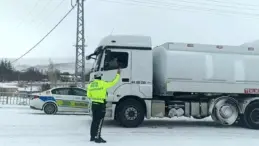 Sivas’ta Kar Yağışı Ulaşımı Olumsuz Etkiledi