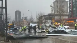 Ankara’da Kuvvetli Fırtına Hasara Yol Açtı