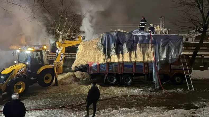 Hendek’te Tır Yangını: Sürücü Kurtarıldı