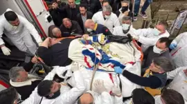 300 kilo adamı duvarı kırıp özel ekiple evden çıkardılar! Her şey 12 yıl önce başlamış