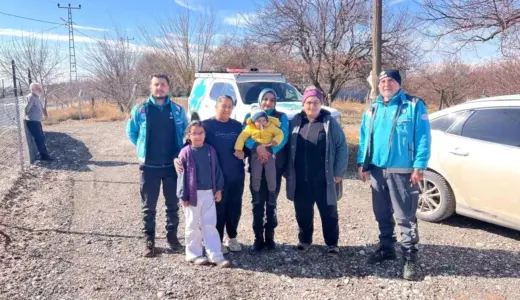 UMKE Ekibi Depremzedeyle 3 Yıl Sonra Buluştu