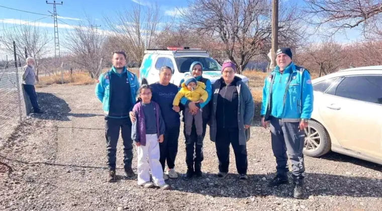 UMKE Ekibi Depremzedeyle 3 Yıl Sonra Buluştu