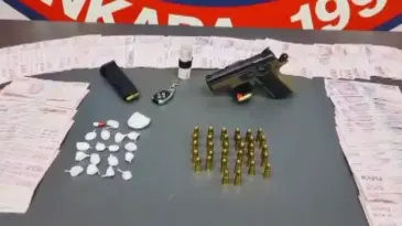 Ankara’da Ruhsatsız Tabanca ve Uyuşturucu Ele Geçirildi