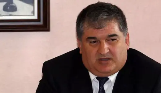 Gri kategoride aranıyordu! Firari eski savcı gizli bölmede yakalandı