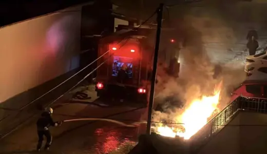 Ankara’da kaldırım taşlarını onarmak sanatçıya düştü