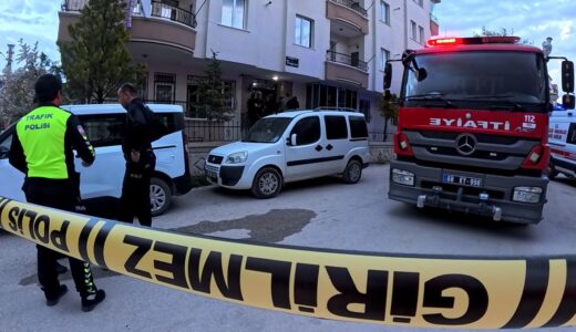 Yemek yaparken elbisesi tutuşan 91 yaşındaki kadın, yangında öldü